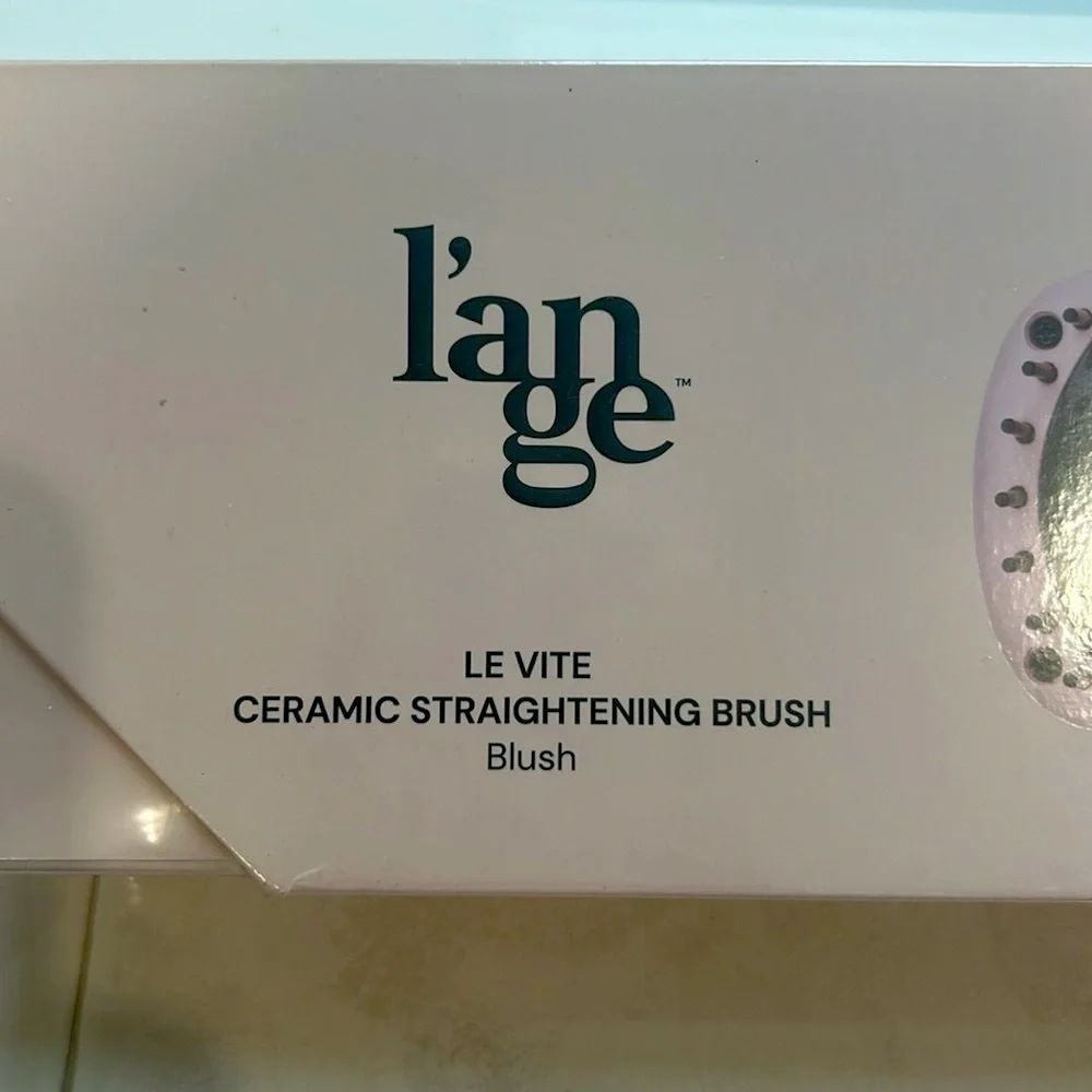 L’ange Le Vite Ceramic Straightening Brush in Blush.NWB